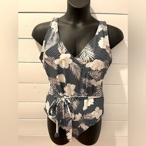 🩵 TRENDSETTER One-Piece Swimsuit – Size 18